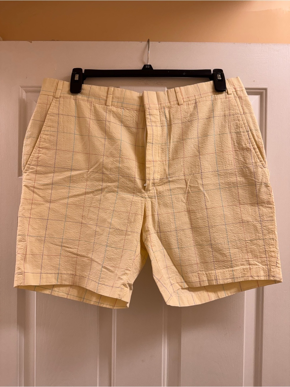 Vintage Land’s End size 38 Yellow seersucker shorts with check pattern preppy